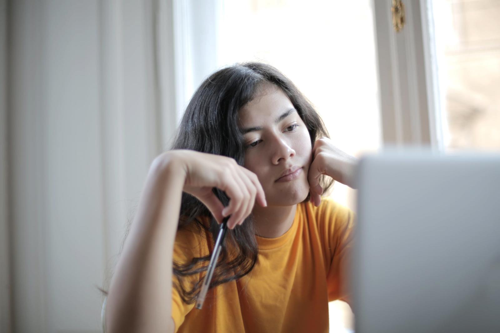When Should A Small Business Use A Legal Document Review Service?